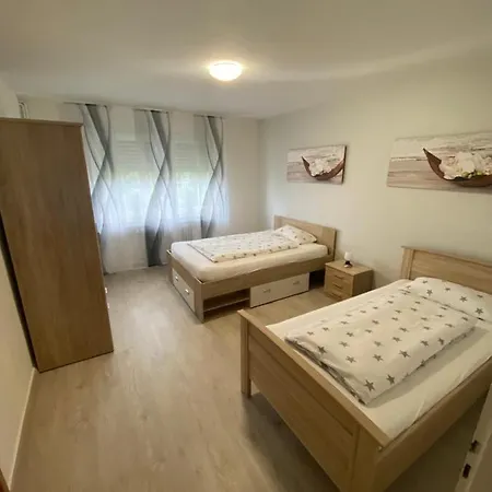 Lori * Mönchengladbach